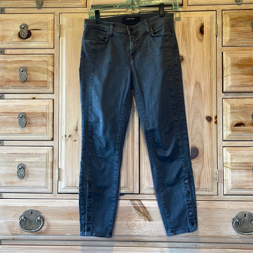 Black distressed J Brand Capris, in great shape